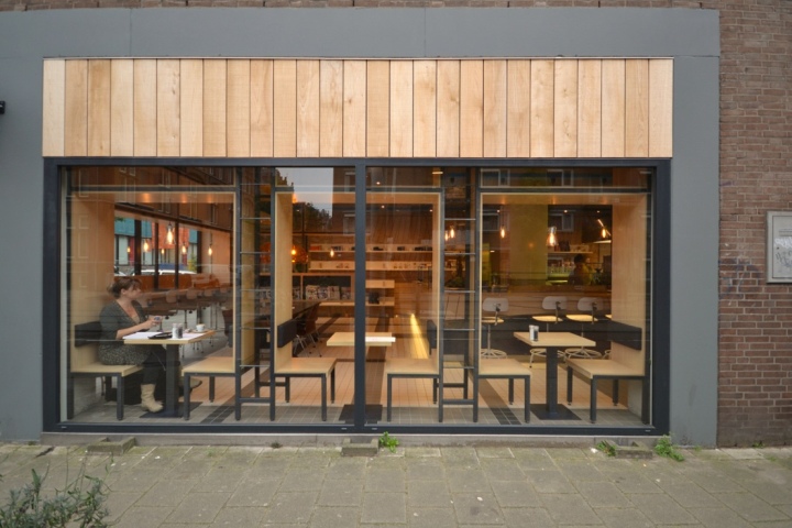 Поразительный интерьер кофейни Roost coffee в Амстердаме