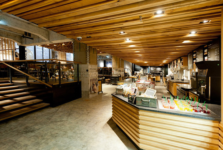 Потрясающий интерьер магазина Starbucks в Амстердаме