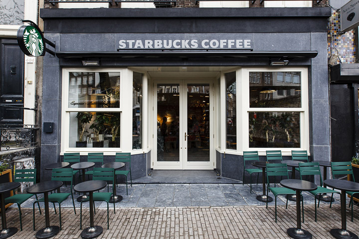 Респектабельный интерьер кафе от Starbucks Design