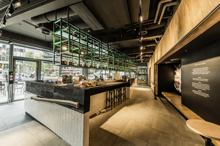 Удивительный интерьер магазина Starbucks в Берлине