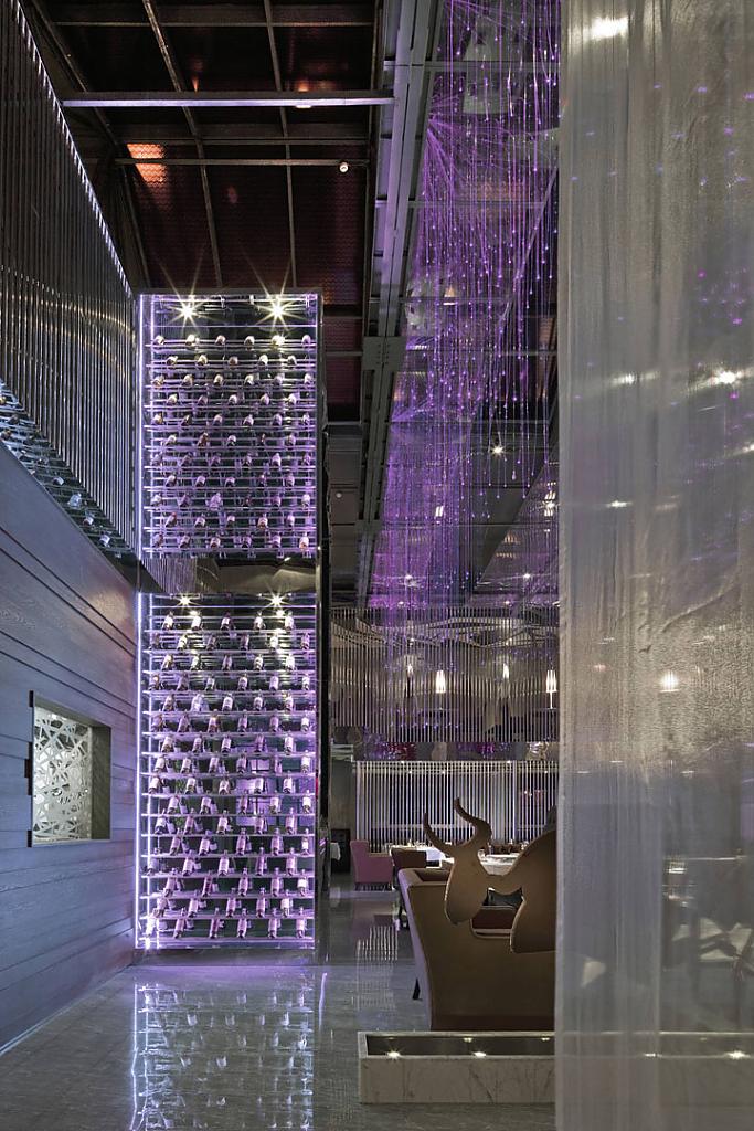Стеллаж-витрина для винных бутылок ресторана Star Eight в Китае