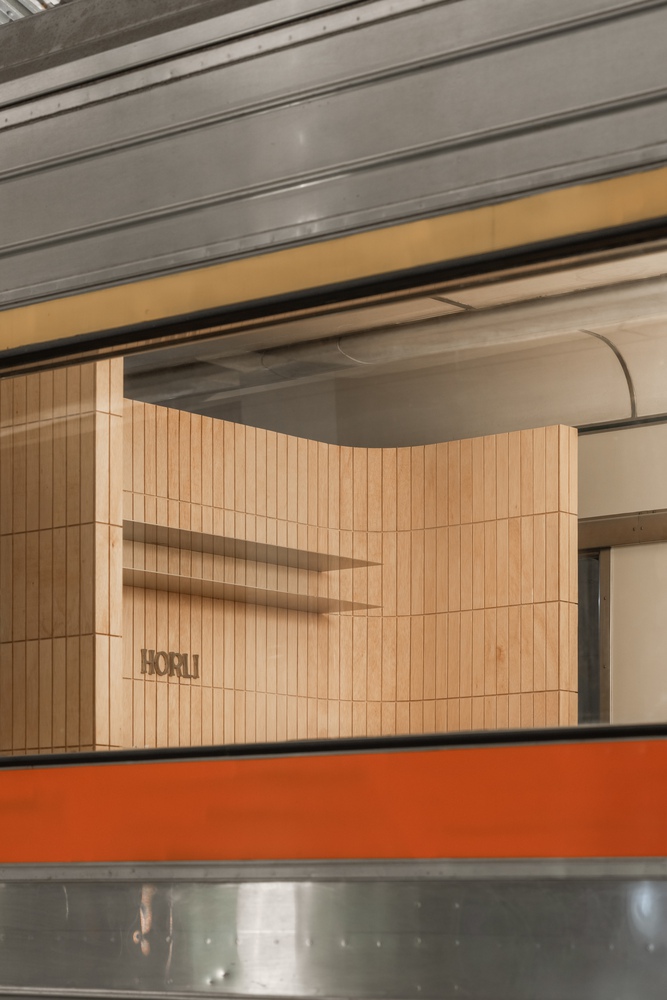 стена с брендом Horli Baking