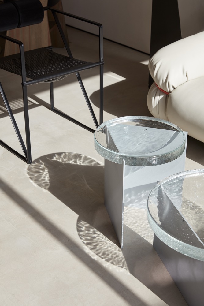 столики со стеклянной столешницей кофейня Orijins