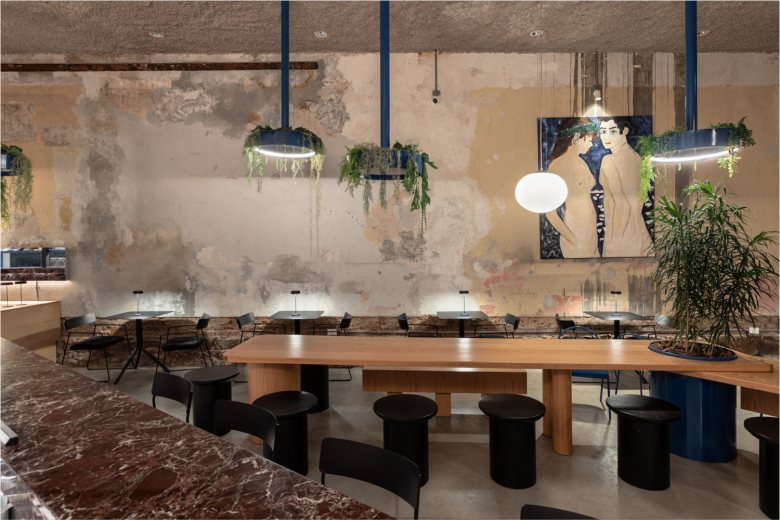 стол с круглыми стульями Bisiesto restaurant