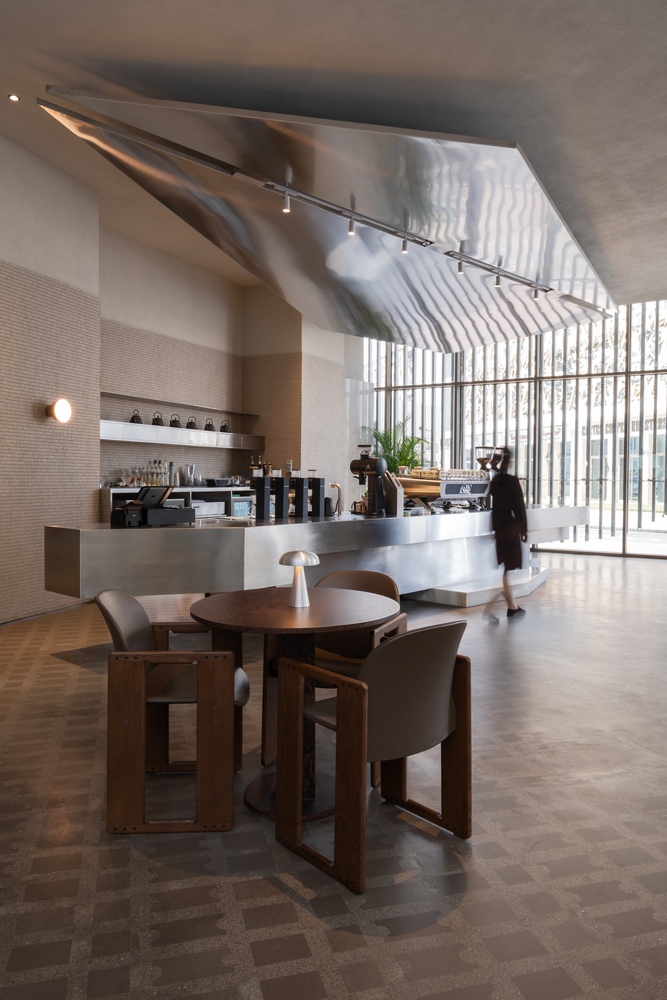 столик на три человека Como Lounge Cafe