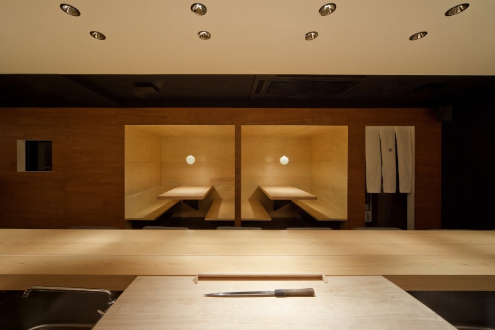 Современный ресторан Sushi Azuma от студии Stile в Осаке
