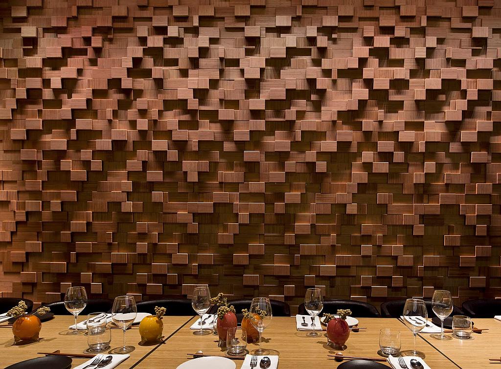 Декор стены в виде кирпичных блоков в ресторане Barcelo Raval