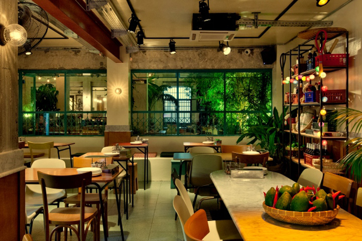 Современный дизайн интерьера ресторана тайской кухни