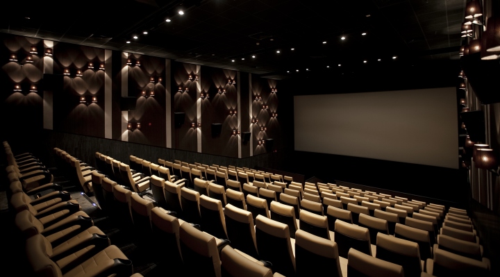 Современный интерьер кинотеатра The One Cinema в Гонконге