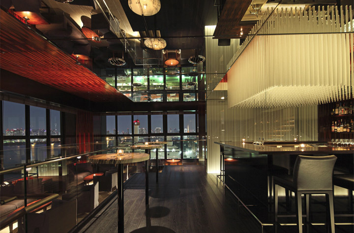 Роскошный интерьер лаундж-бара Soho в Токио
