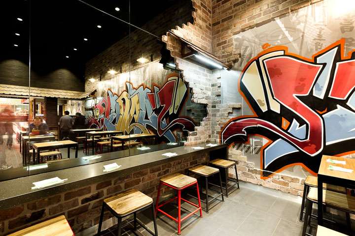 Респектабельный интерьер ресторана азиатской кухни Tokyo Ramen в Сиднее