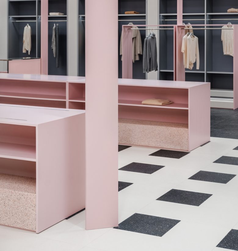 торговый зал Erdos Land вид на прилавки