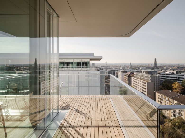 угол террасы Helvetia