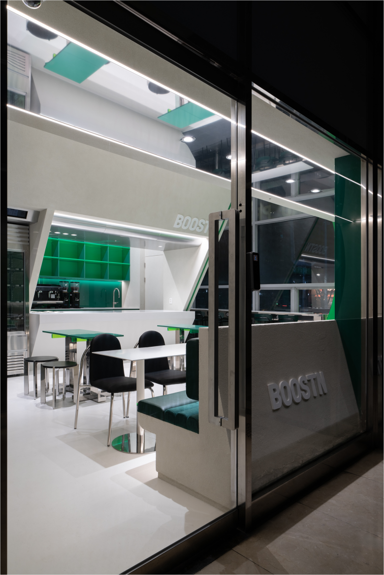 вход в кафе BOOSTN café