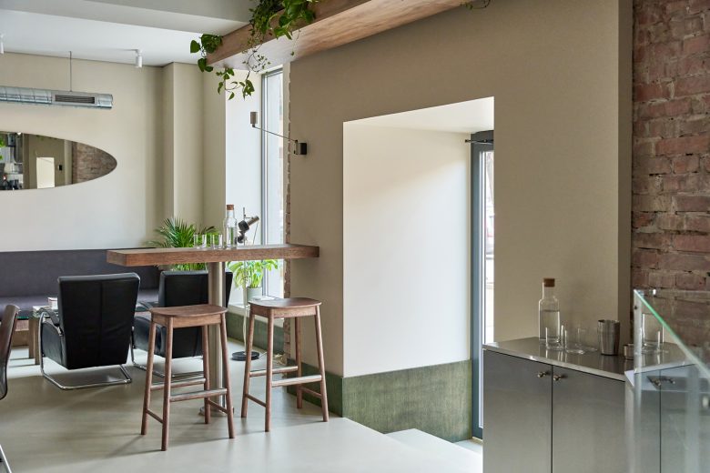 входная зона кафе Acacia