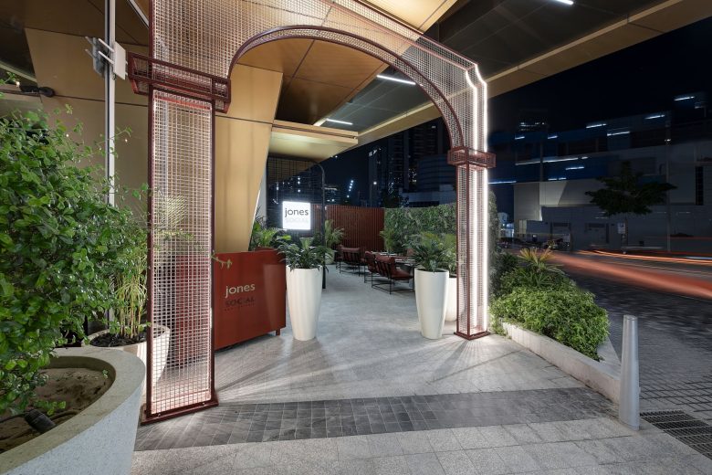входная зона ресторан Jones Social в Дубае