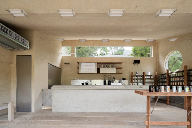 вид на барную стойку MSLAN corner