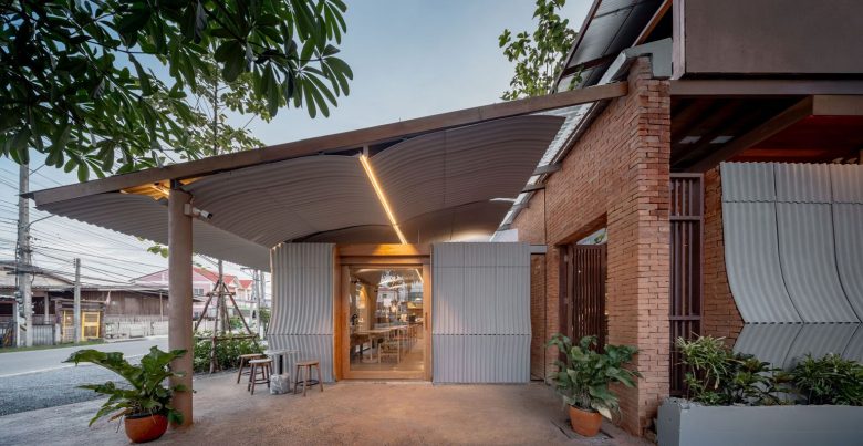 вид на вход сбоку Kunst Ayutthaya