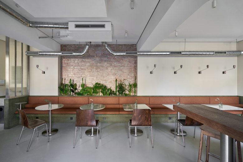 вид на зал Acacia