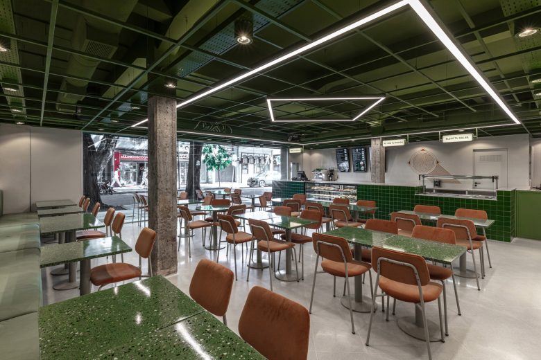 вид от стены на барную стойку Diletto Pastas – Barrio Chino