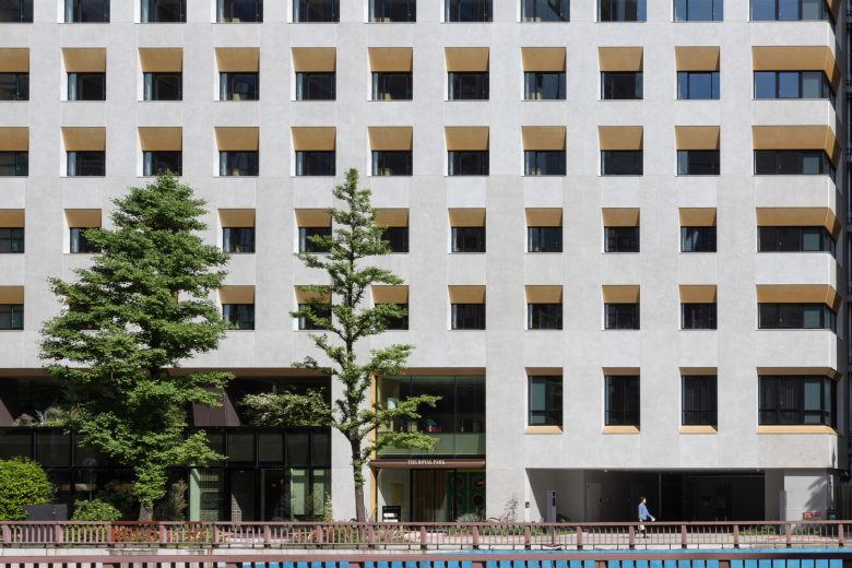 вид с улицы The Royal Park Hotel Ginza