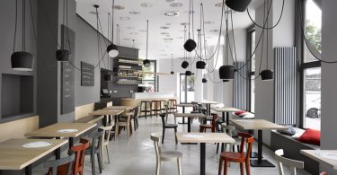 Внутренний дизайн кафе с элементами стиля ар-нуво
