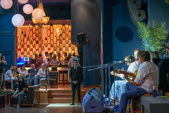 Восхитительный интерьер бара Yangtsé Music Room в Севилье