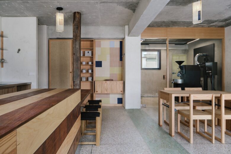 зал кафе Yeonheun Roasters