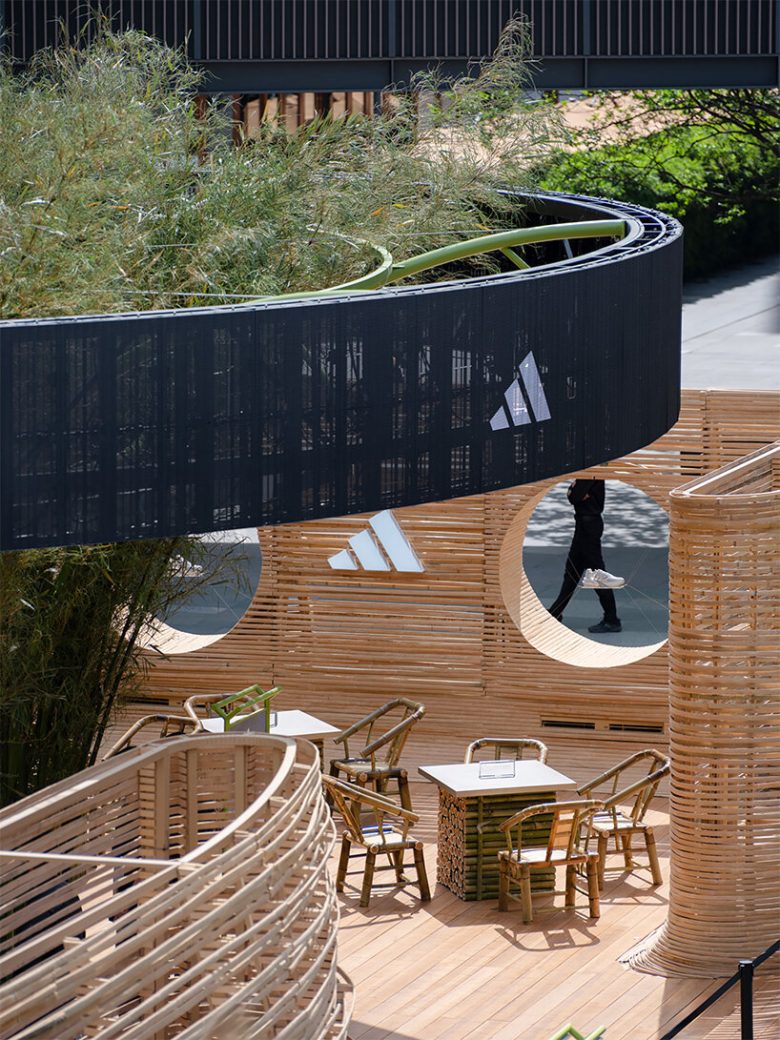 зал с плетенными стенами Climacool Teahouse