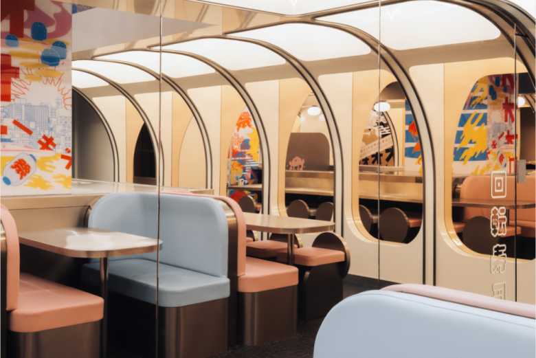 зал со столиками Matsuri restaurant renewal