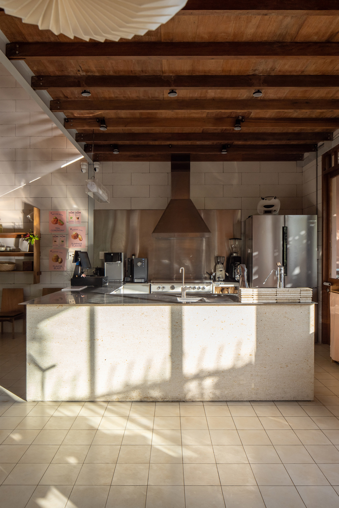 зона кухни в кафе Cafe Hôm