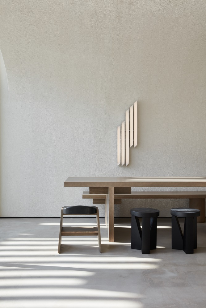 зона обеденная с лавками кофейня Orijins