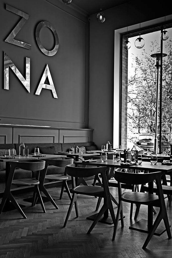 Потрясающий интерьер бара-ресторана ZONA